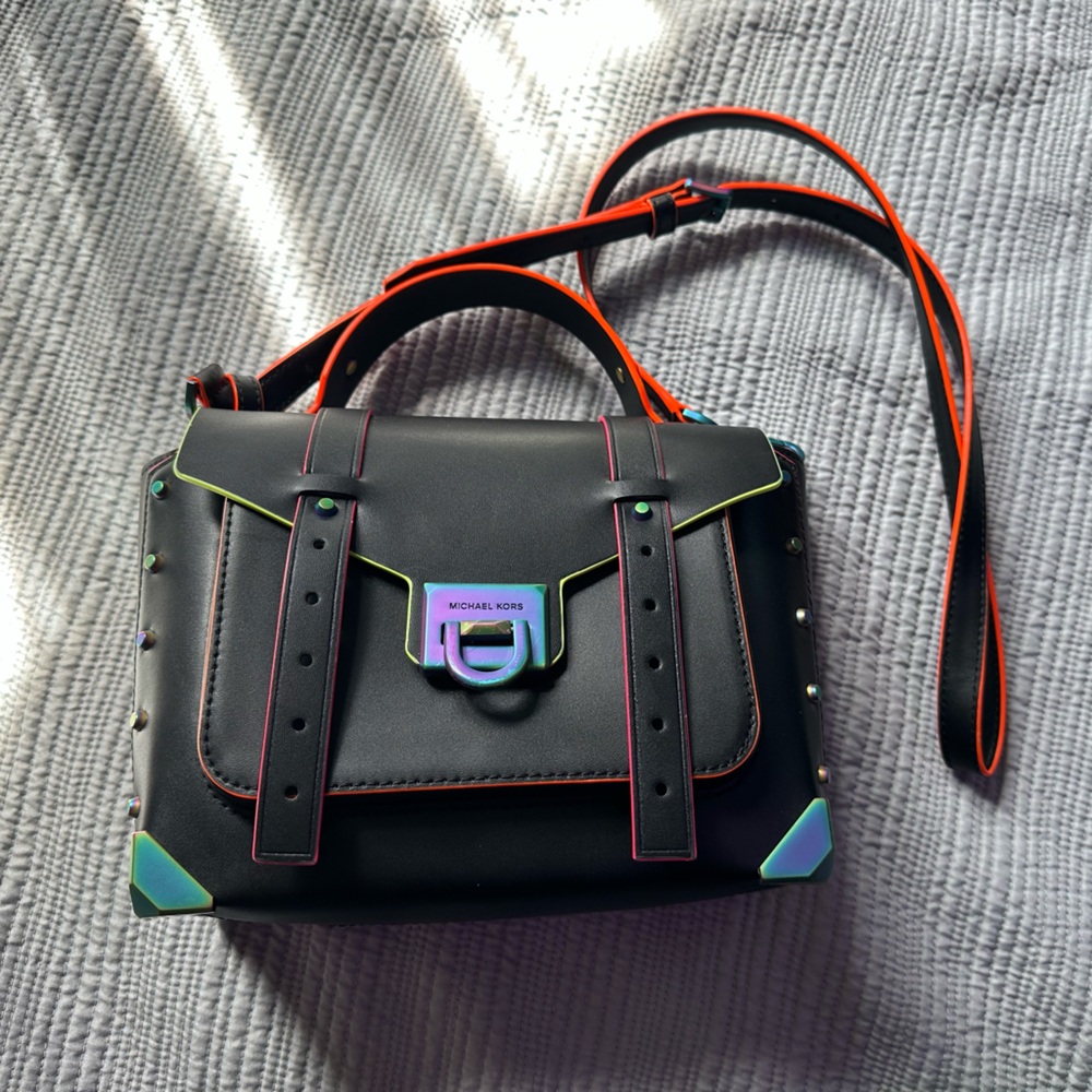 Michael Kors Manhattan Medium Contrast Trim Leather Satchel